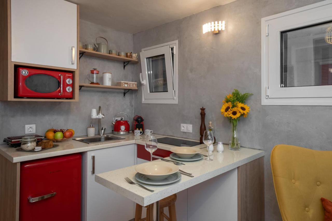 Cozy Tiny Apartment In The Heart Of Plaka Athen Exterior foto