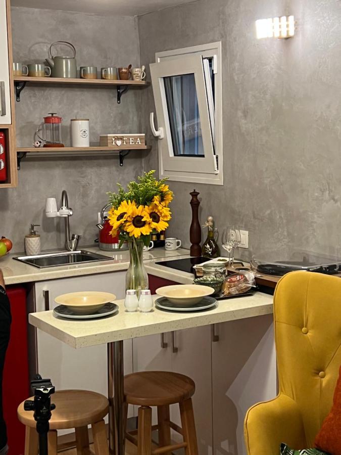 Cozy Tiny Apartment In The Heart Of Plaka Athen Exterior foto