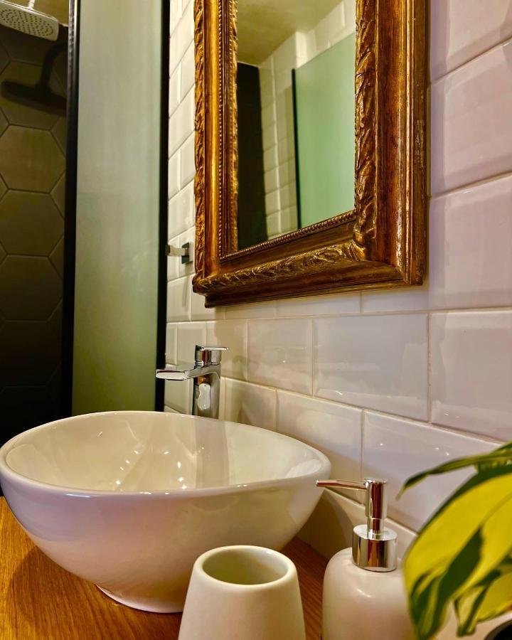 Cozy Tiny Apartment In The Heart Of Plaka Athen Exterior foto